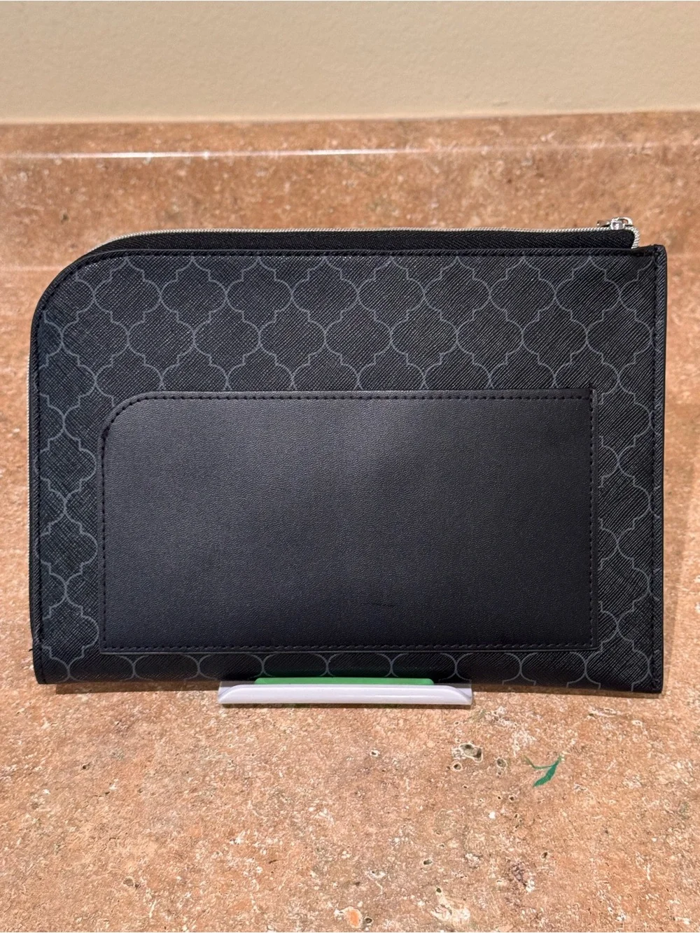 N/A zippered case